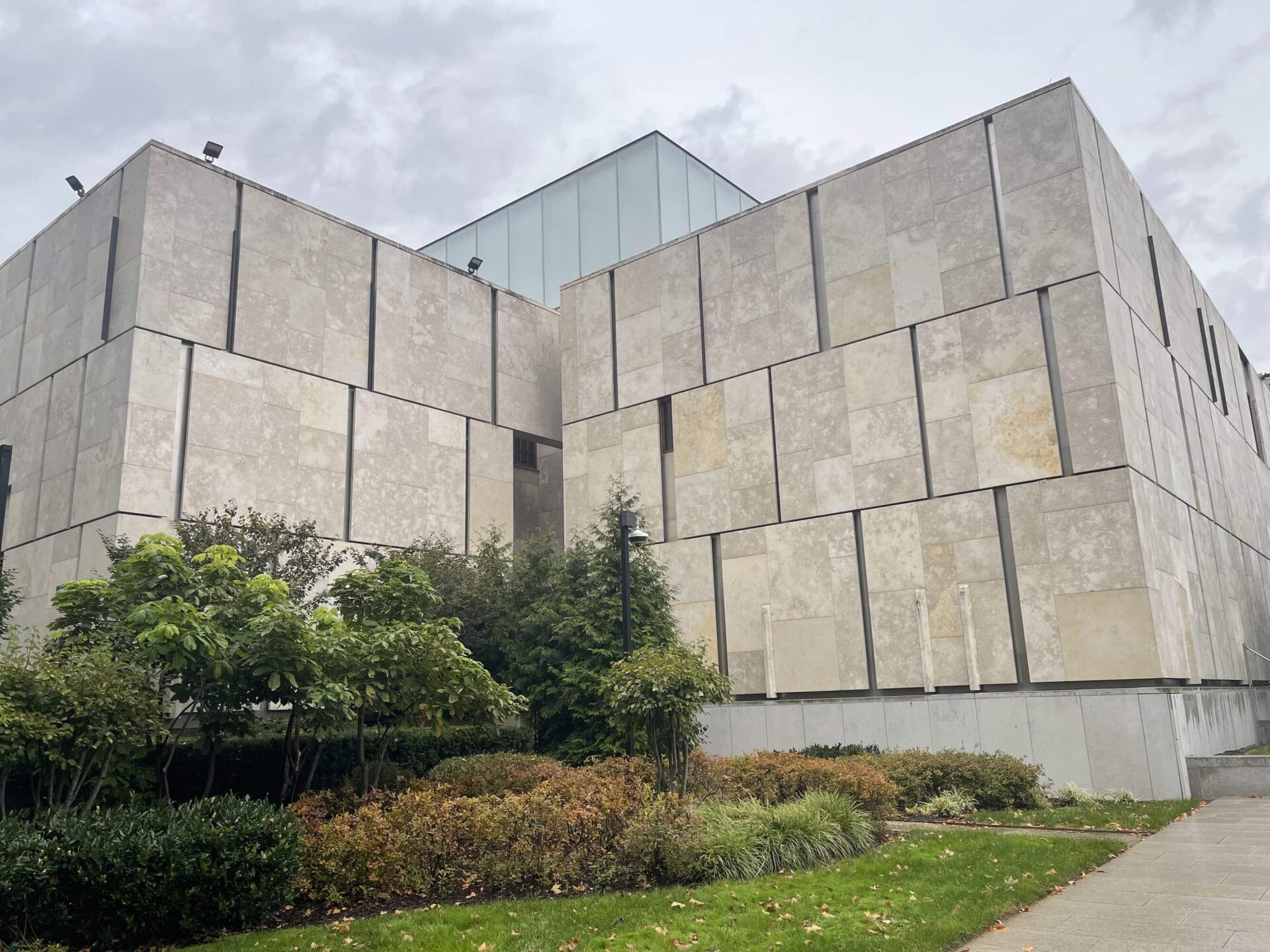 The exterior of the Barnes was received coolly. It prompted comparisons to the Youth Study Center that once occupied the site.