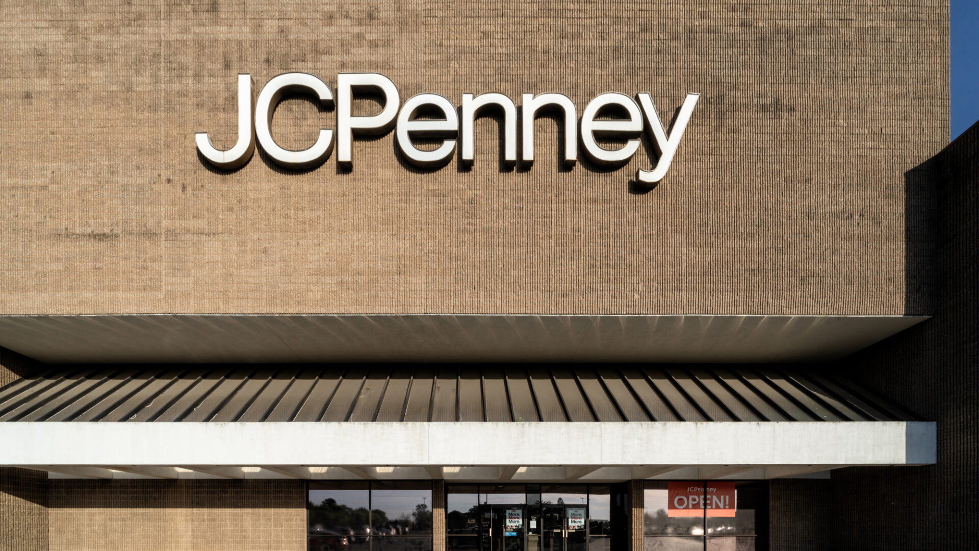 Exploring Quaker Bridge Mall: A Timeless Shopping Destination in New