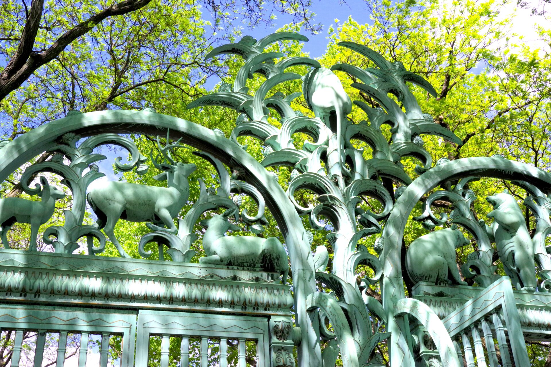 Gate detail showing the bears (at right) that Manship would reuse in later work