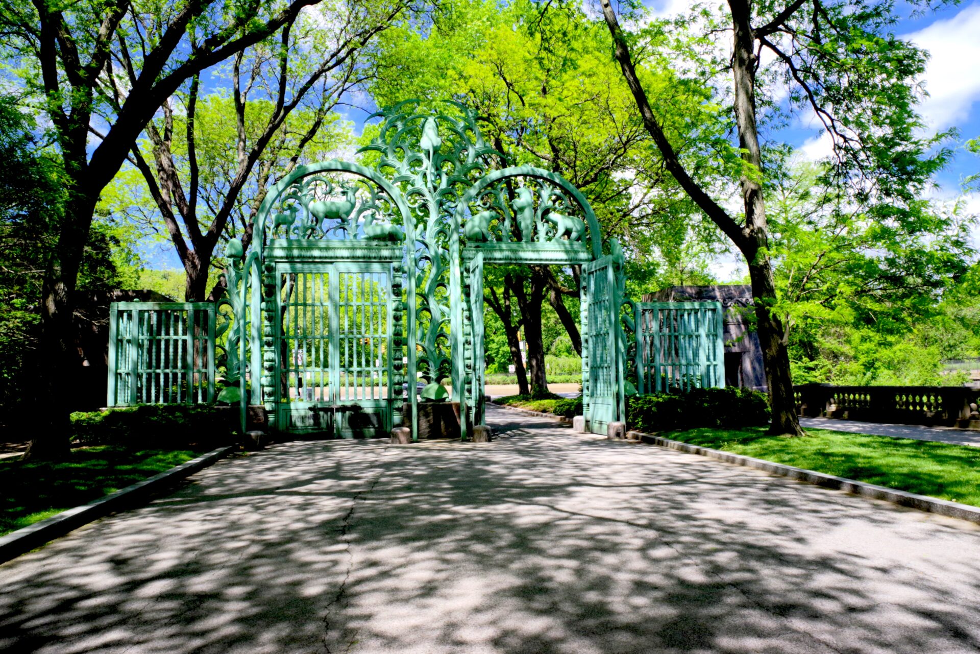 Looking toward Fordham Road (Route 1) from inside the zoo gates