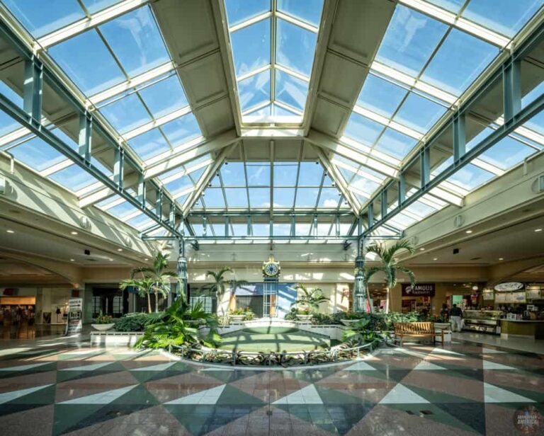 The Five Best Retro Malls of Route 1