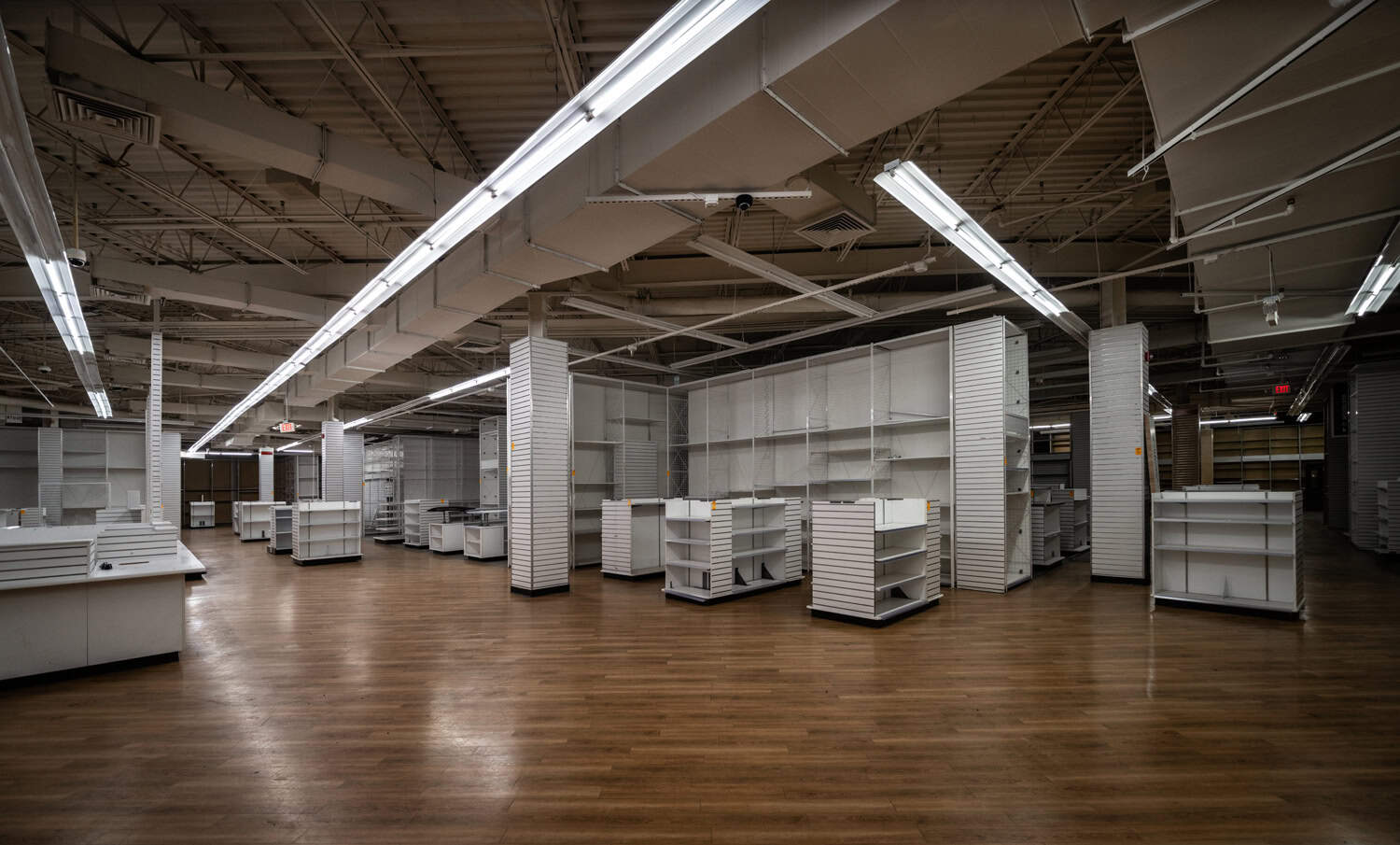 An empty anchor store