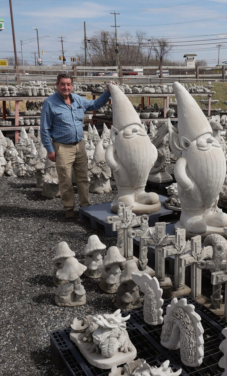 Dean’s Garden Center - 1/4 acre of pure yard art in concrete