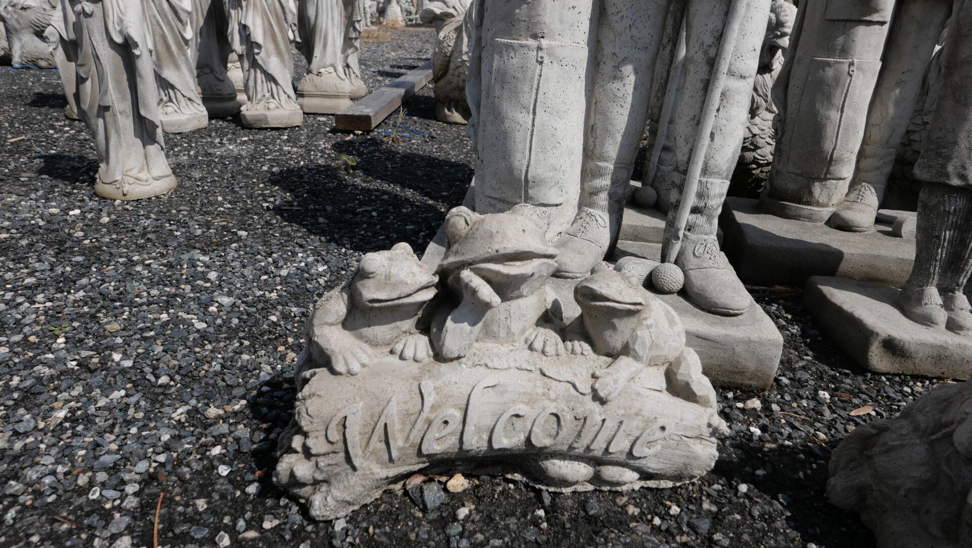 Too many froggies for my taste. Jen??