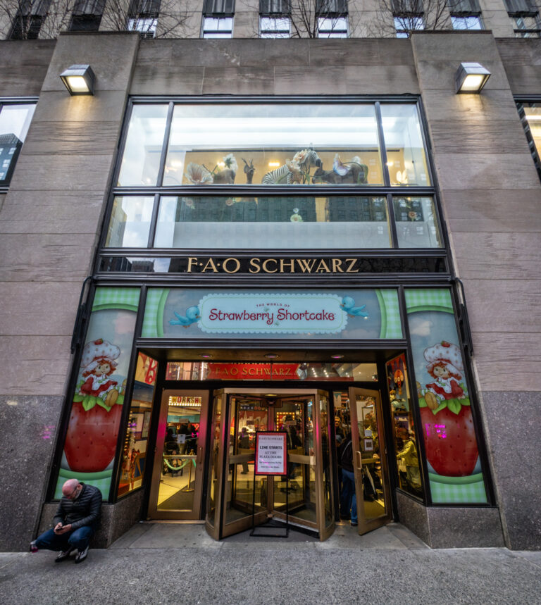 FAO Schwarz: A Toy Store That Became a Legend