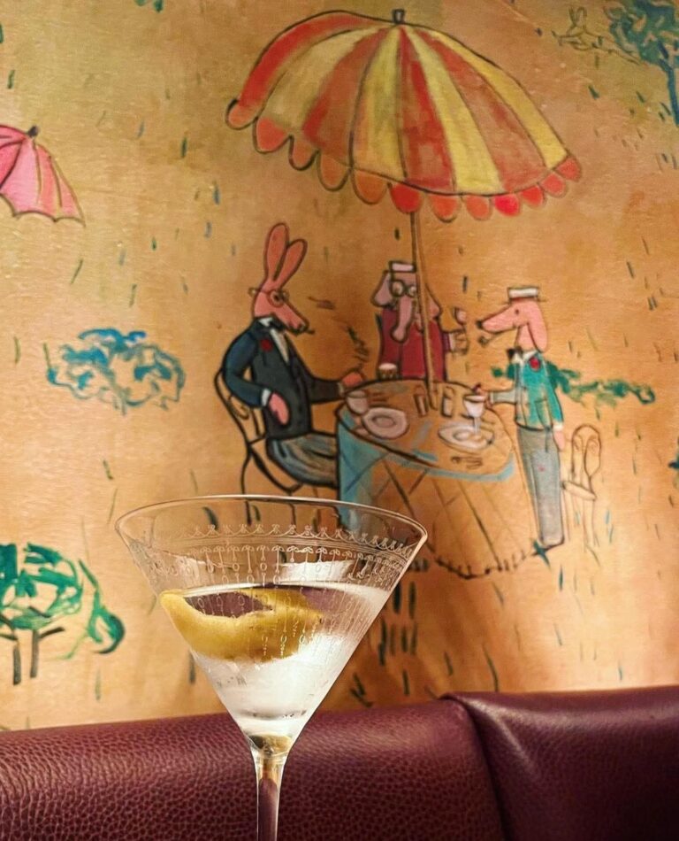 The Best Piano Bar in Manhattan - Bemelmans