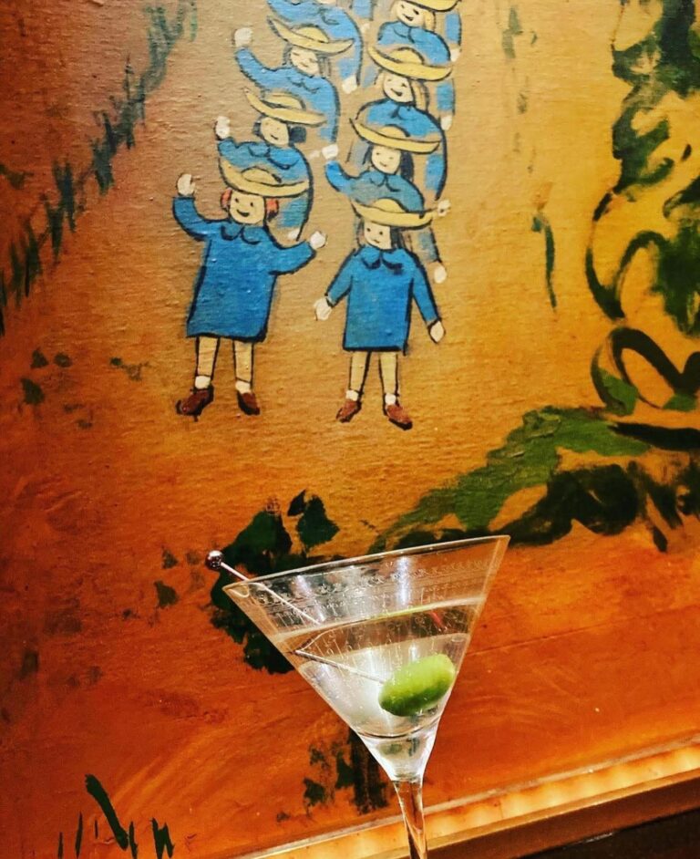 The Best Piano Bar in Manhattan - Bemelmans