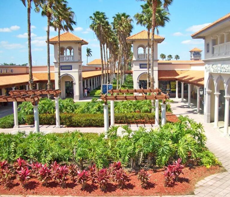 Route One's Southernmost Outlet Mall - Florida City