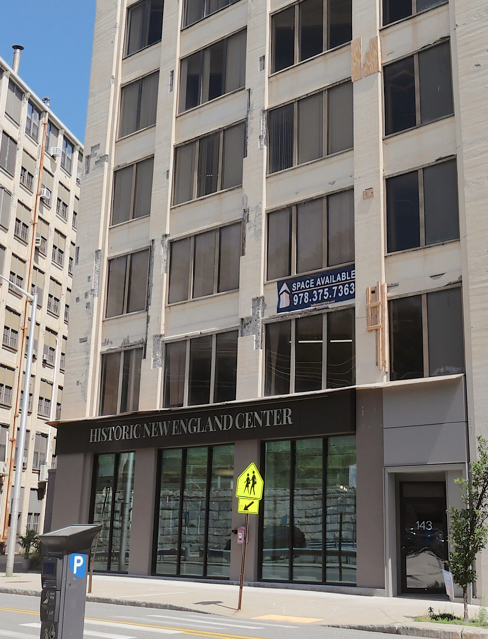 Center entrance on Essex Street