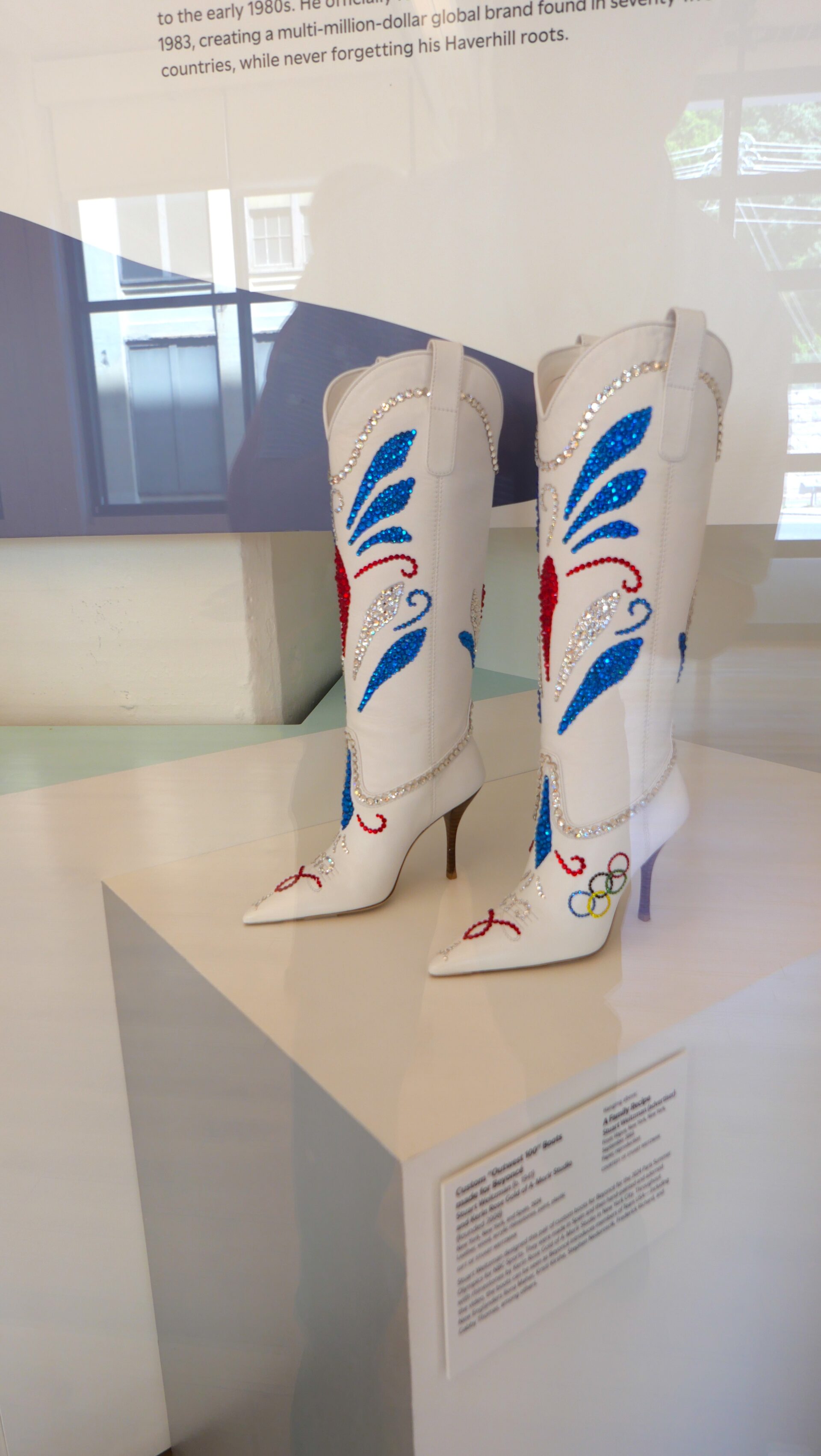 Stuart Weitzman designed shoes worn by Beyonce at her Olympic performance