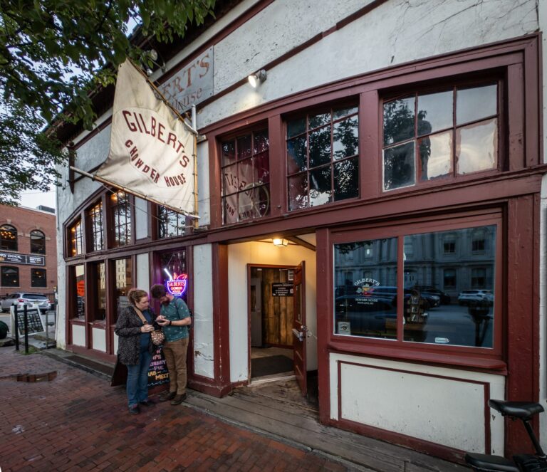 Why Gilbert’s is the Best Unpretentious Seafood Spot in Portland